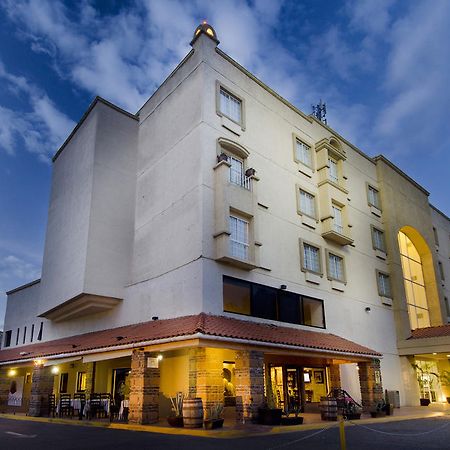 Hotel Suites Mexico Plaza Leon Campestre エクステリア 写真