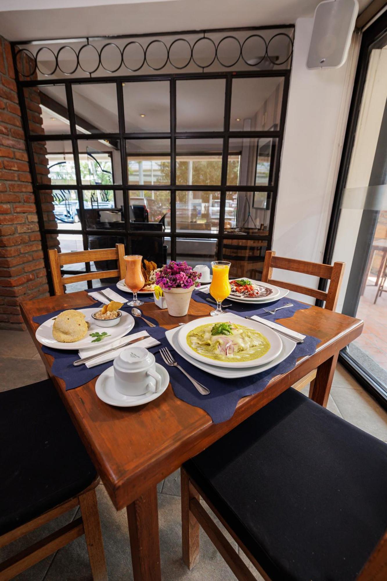 Hotel Suites Mexico Plaza Leon Campestre エクステリア 写真