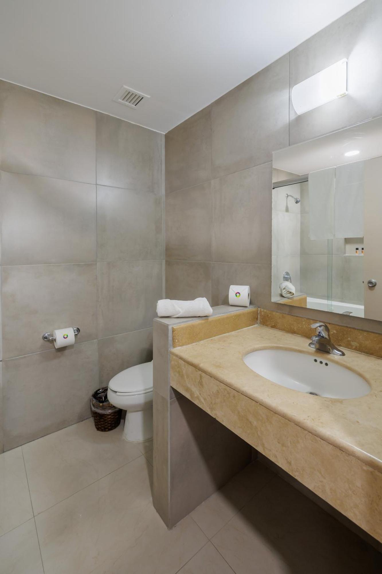 Hotel Suites Mexico Plaza Leon Campestre エクステリア 写真