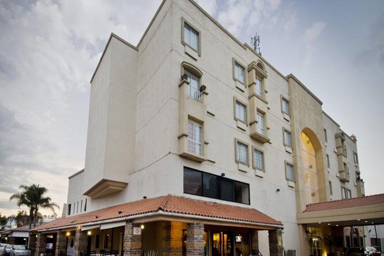 Hotel Suites Mexico Plaza Leon Campestre エクステリア 写真