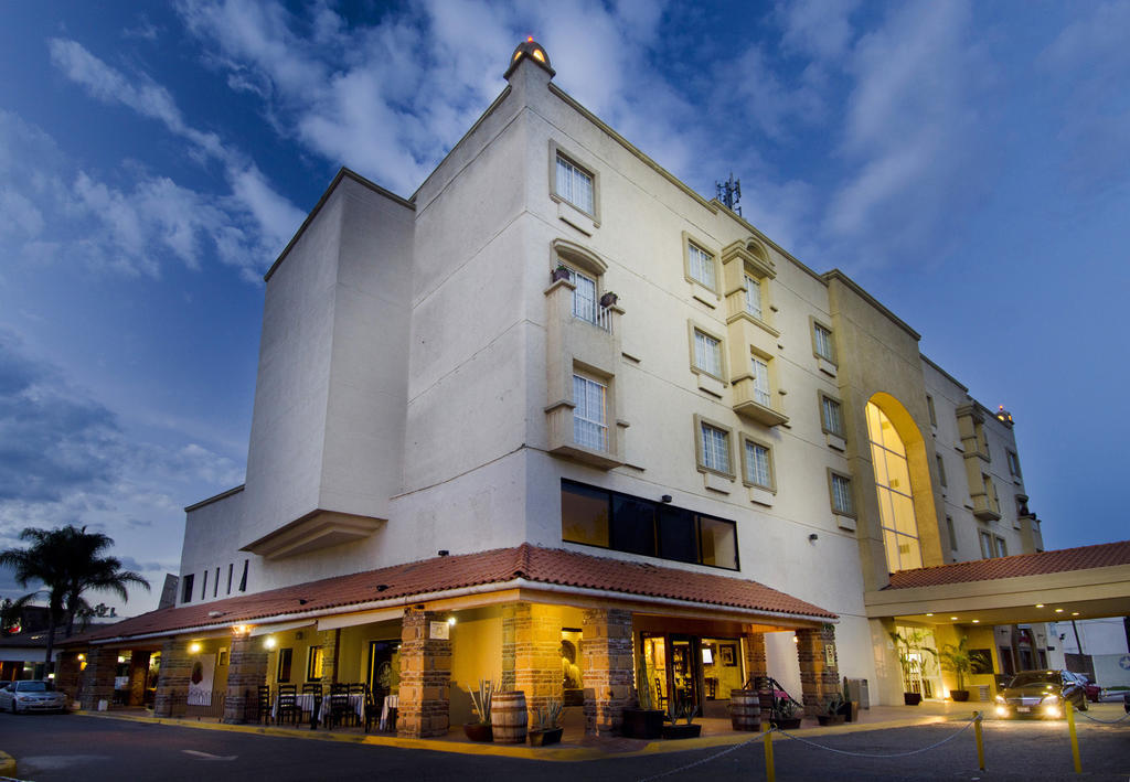 Hotel Suites Mexico Plaza Leon Campestre エクステリア 写真